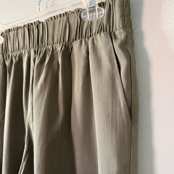 Adrianna Papell Olive Green Viscose Blend Flowy Shorts Size M - Picture 2 of 7